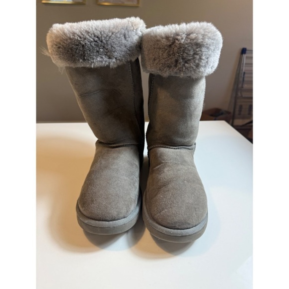 UGG Australia Classic Tall 5815 Gray Sheepskin Boots Women's Size 8